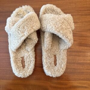 OluKai Shearling Slippers Women's 9.5–10 Crisscross Slide Rubber Sole Beige Fur